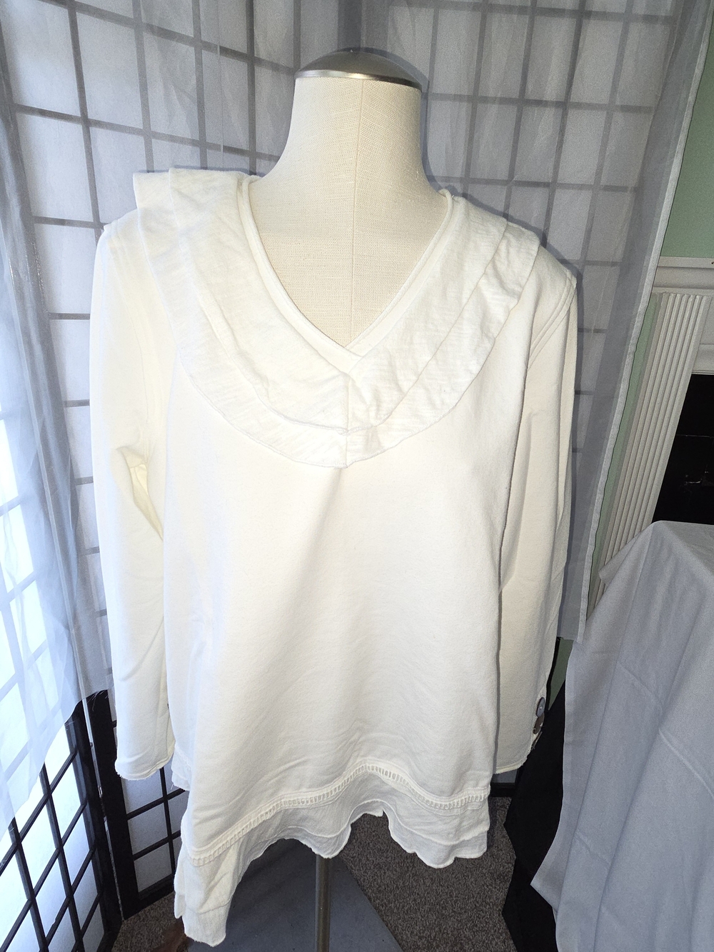 neon buddha White Ruffle V-Neck Long Sleeve Top